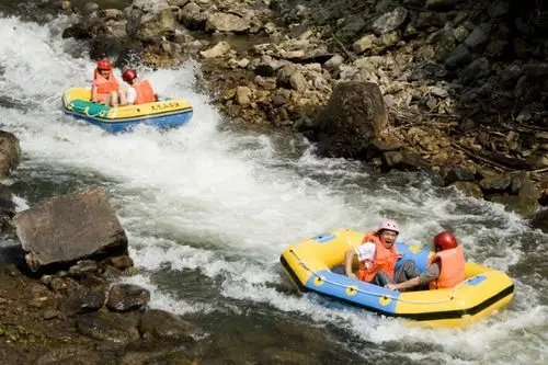江西资溪大觉山峡谷漂流惊险刺激