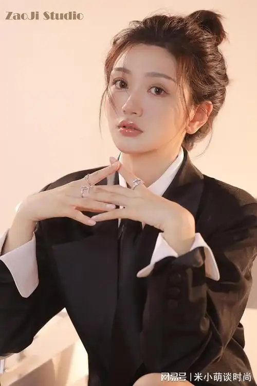 女孩子穿西装可真好看呀