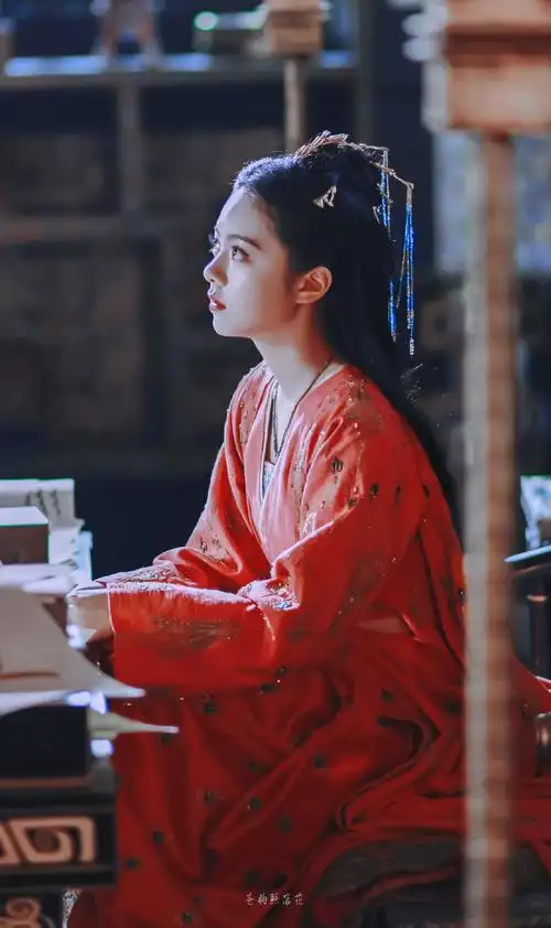 看玲珑变装后很好看啊赵今麦/陈雨锶/蔡文静都.