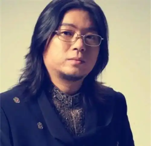 高晓松丰富的学识,和他从小生活和教育环境有着密切关系.