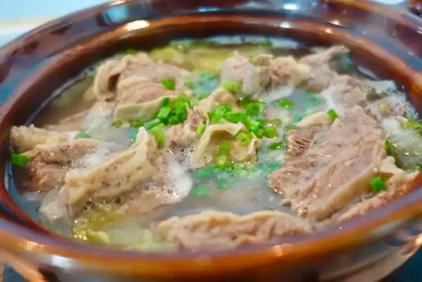 希南做的滇派滚锅清汤牛肉汤锅蘸水