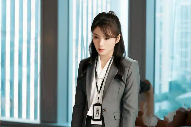 《星辰大海》:刘涛演绎打工人真实写照,爱情与面包终不能兼得