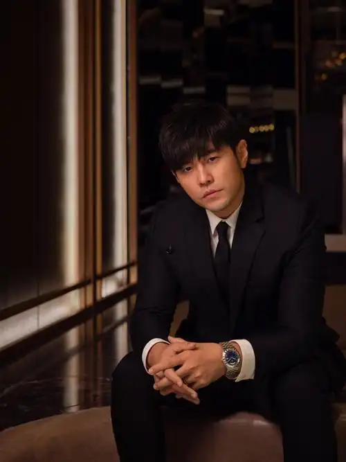 周杰伦目前身上还在的代言统计不要再说他只能代言手抓饼了