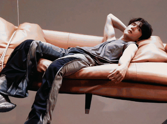 喜欢喜欢(这肌肉线条,,我说可以可以#张新成的沙发飞起来了#9595