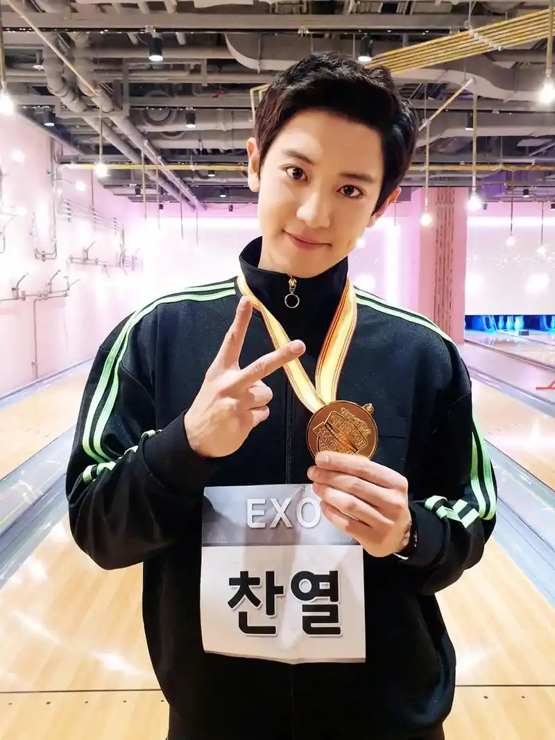 灿烈的一些合照#朴灿烈 - 抖音