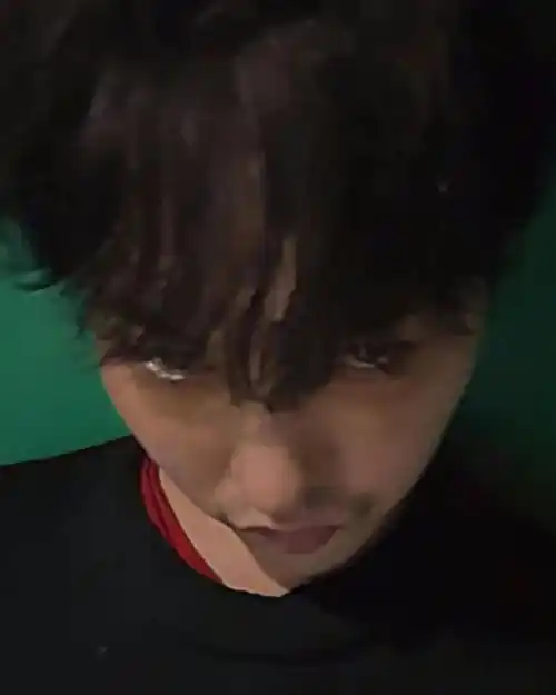 最新权志龙ins更新照片 676767自拍照