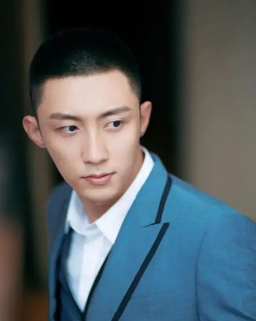 原创男星扎堆剃平头又酷又正这次能一举终结娘系韩式审美么