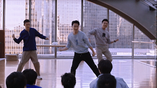 黄轩半天学会广场舞潇洒走一回