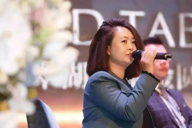 汤萍莉汤萍莉则以"三个关注"——关注性价比,关注文化体验,关注躯禧