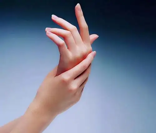 心理测试哪一双手会抓住爱情测你对爱情的支配欲有多强