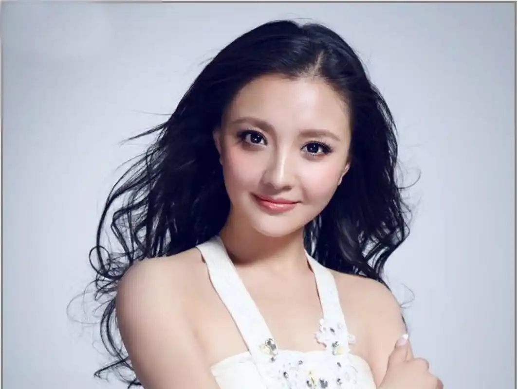 孙茜代言费孙茜代言价格启明星代言