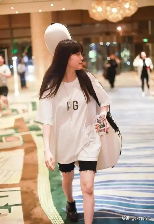 欧阳娜娜夏季日常穿搭-天晟网