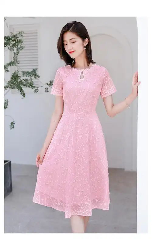 花粉色雪纺绣花连衣裙