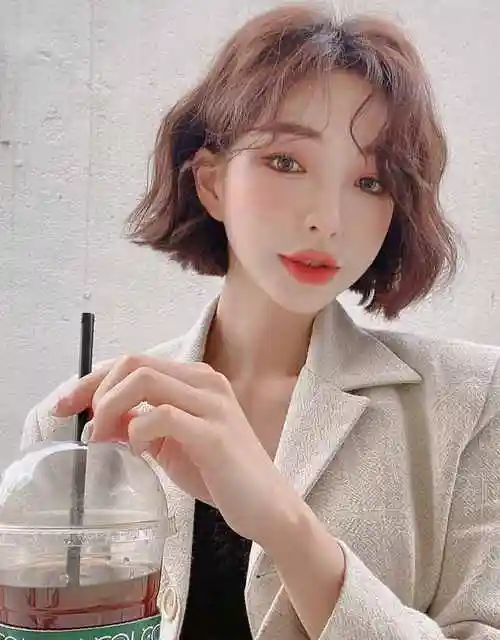 头发少的人适合什么发型(适合发量少细软的短发)