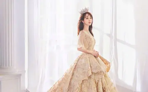 杨紫云雾大片仙气高清桌面壁纸