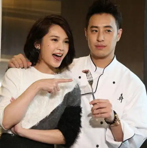 潘玮柏多大43岁潘玮柏与杨丞琳欢聚