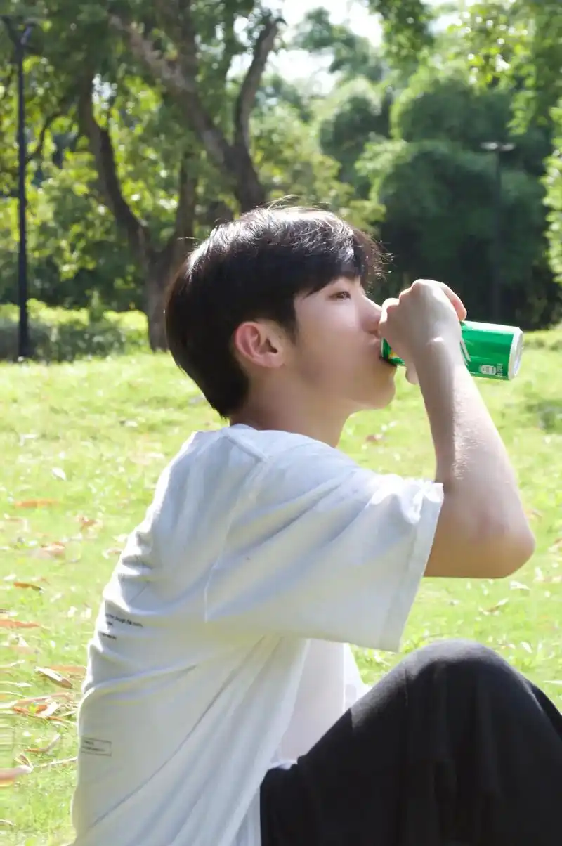 摄影 #少年感 #男高中生 #人像摄影  看看帅哥,养养眼 - 抖音