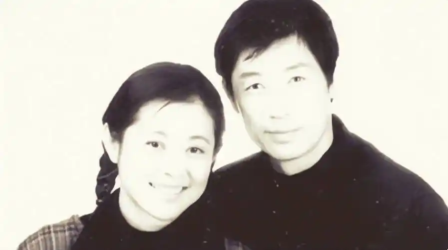 倪萍极少谈及这任丈夫.