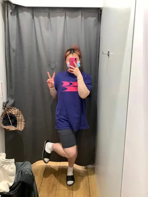 150斤大码女孩健身房穿搭