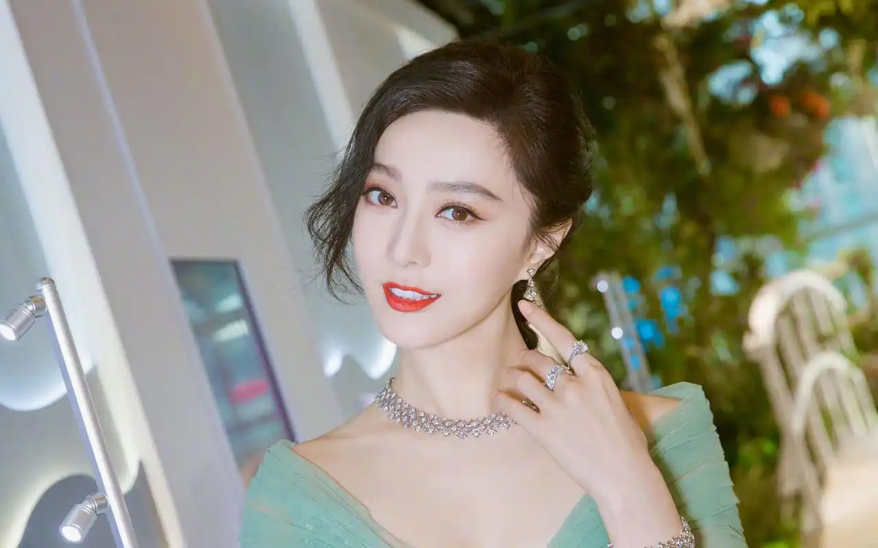 范冰冰性感写真高清电脑桌面壁纸