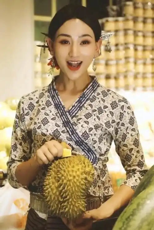 反串演员男扮女装童美人9595