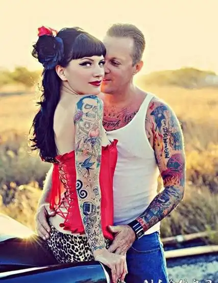 欧美情侣花臂纹身图案