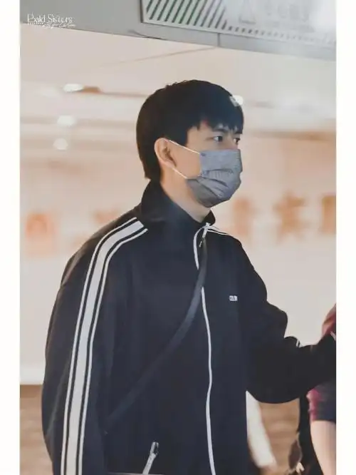 20211013李现北京飞杭州1