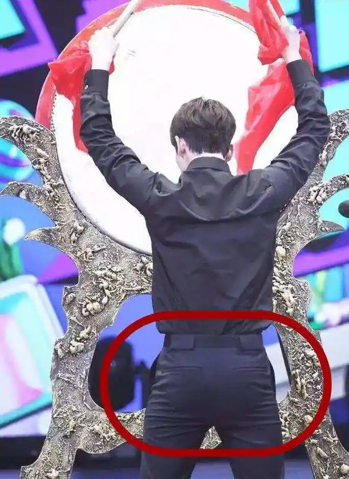 女生看完不想活系列排行,王凯的手只能排第三,第一没女生不羡慕