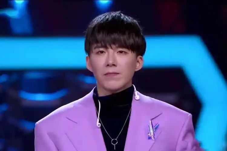 刘宇宁承认有婚史无子女,曾遭女友酒后家暴,获好兄弟曾舜晞力挺_腾讯