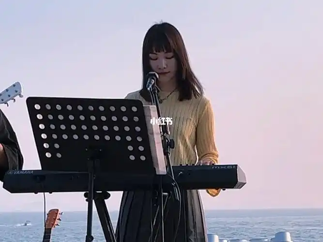 5 小麦岛唱歌《如果有来生》 (翻自谭维维)人声,键盘:我吉他伴奏