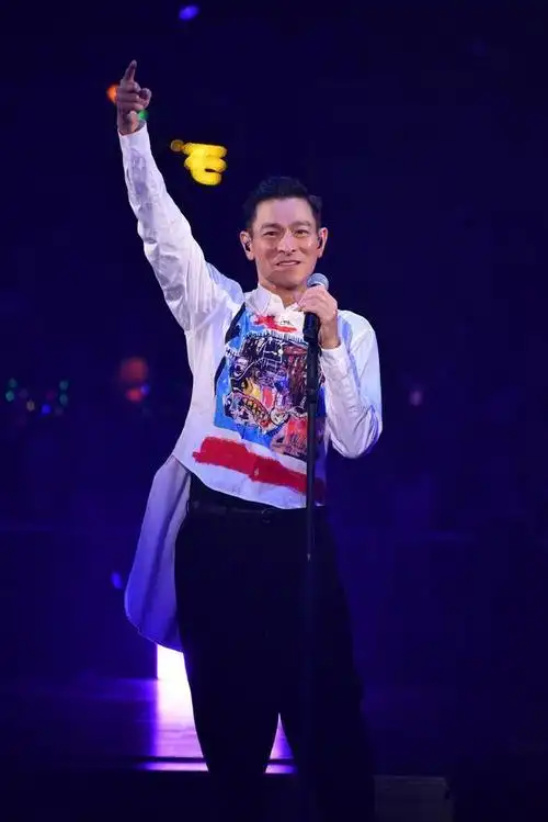 刘德华被爆5月底攻上小巨蛋开唱 经济公司回应了