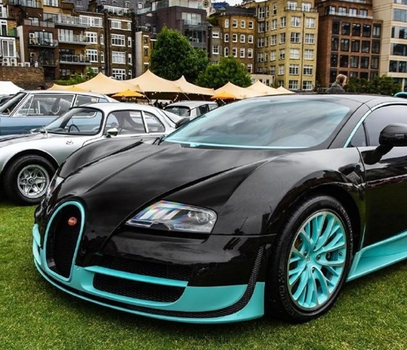 国人定制的布加迪威龙,亏本1000万卖到国外,如今靠着站台赚钱!