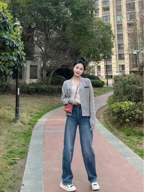 时尚休闲的春日女装穿搭定要学会这么穿简约搭配超时髦的