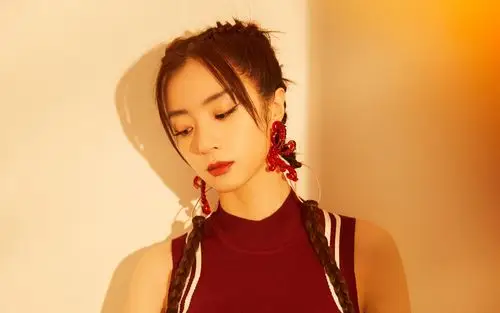 胡冰卿国风红装少女桌面壁纸