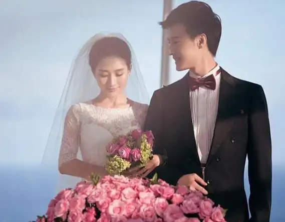 斓曦结婚照_斓曦婚纱照-天晟网