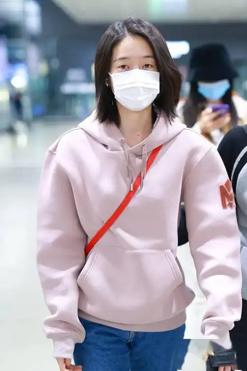 看着她的机场照不得不说张雪迎太任性