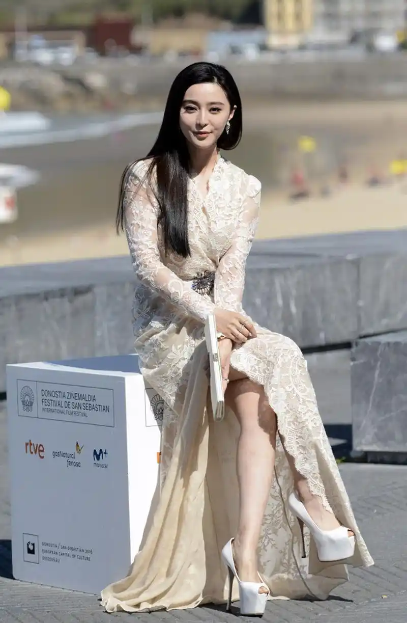 范冰冰最性感全身照,图1我忍了,图4我也忍了,图5忍无可忍!