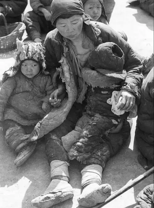 虽然当时民不聊生,战乱迭起,但是面对困苦的生活这些百姓却有着中华