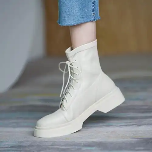 白色马丁女同短靴2021春秋单靴圆厚底百搭弹力马丁靴