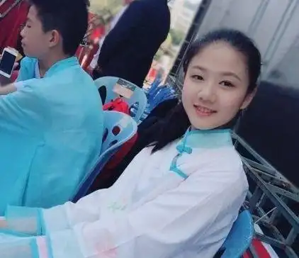 看似清纯的厦门六中合唱团女成员背后却以屁哥著称