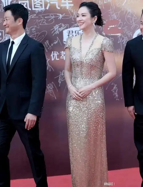 华表奖红毯章子怡低调亮相柳岩奢华出镜袁泉李沁pk穿搭