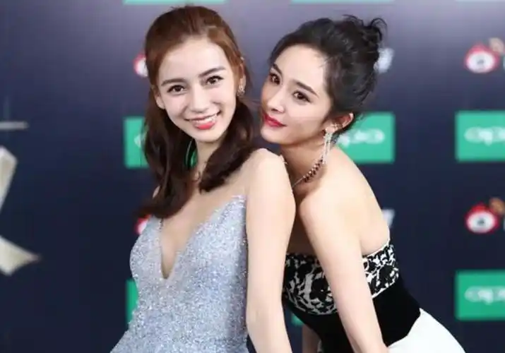 杨颖生日与家人共度,7岁小海绵暴风抽高,长相像极了黄晓明_杨幂_孩子_