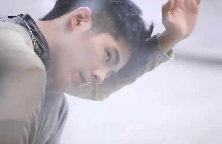 刘昊然最新帅气时尚大片,快看看喜欢吗?