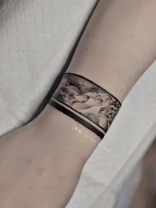 我就喜欢那种不怕疼的#我的纹身分享  #手环#纹身  #纹身也清新
