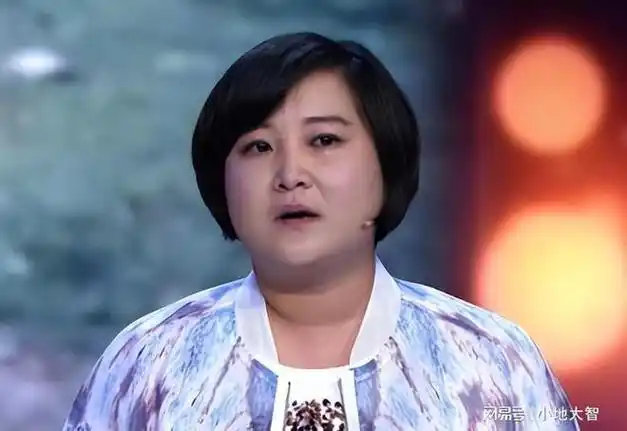 贾玲"整容式"近照曝光,暴瘦50斤,颜值逆天,网友却笑不出来|冯巩|笑星|