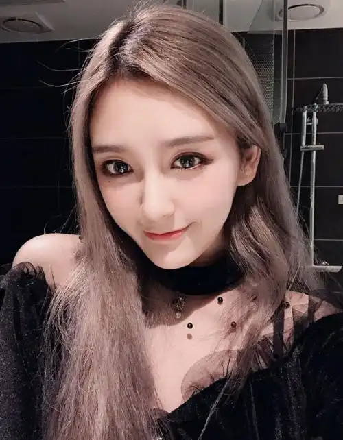 虎牙一姐模仿蔡徐坤打篮球却惨遭超管警告网友惹不起