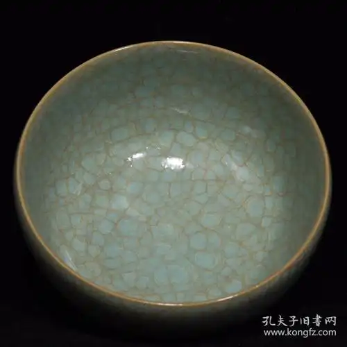 宋汝窑冰裂纹盖碗