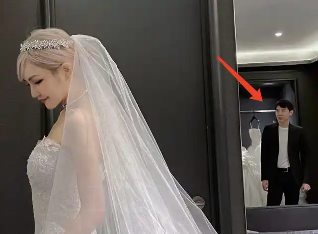 34岁周扬青晒婚纱照超惊艳经纪人充当新郎单膝下跪氛围很暧昧