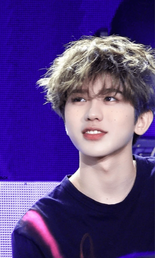 蔡徐坤陪富婆喝酒赚钱?古天乐塌房?董洁强行洗白?任嘉伦蹭高考热度?