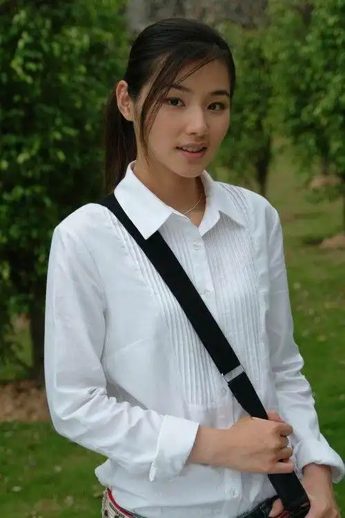 《我猜我猜我猜猜猜》中的寻找周杰伦mtv女主角单位甄选活动中被发掘